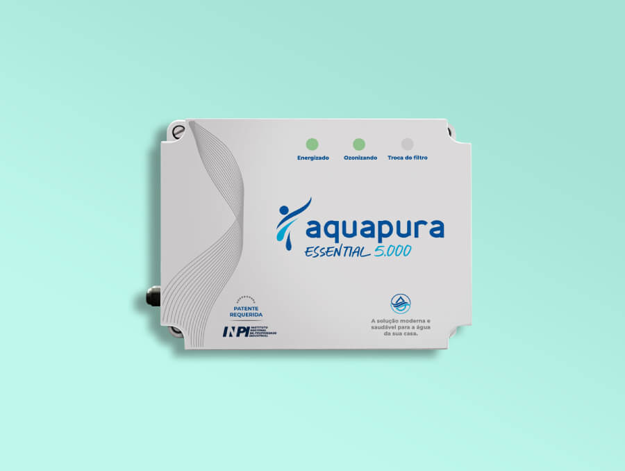 Aquapura Essential com fundo azul (900x678)
